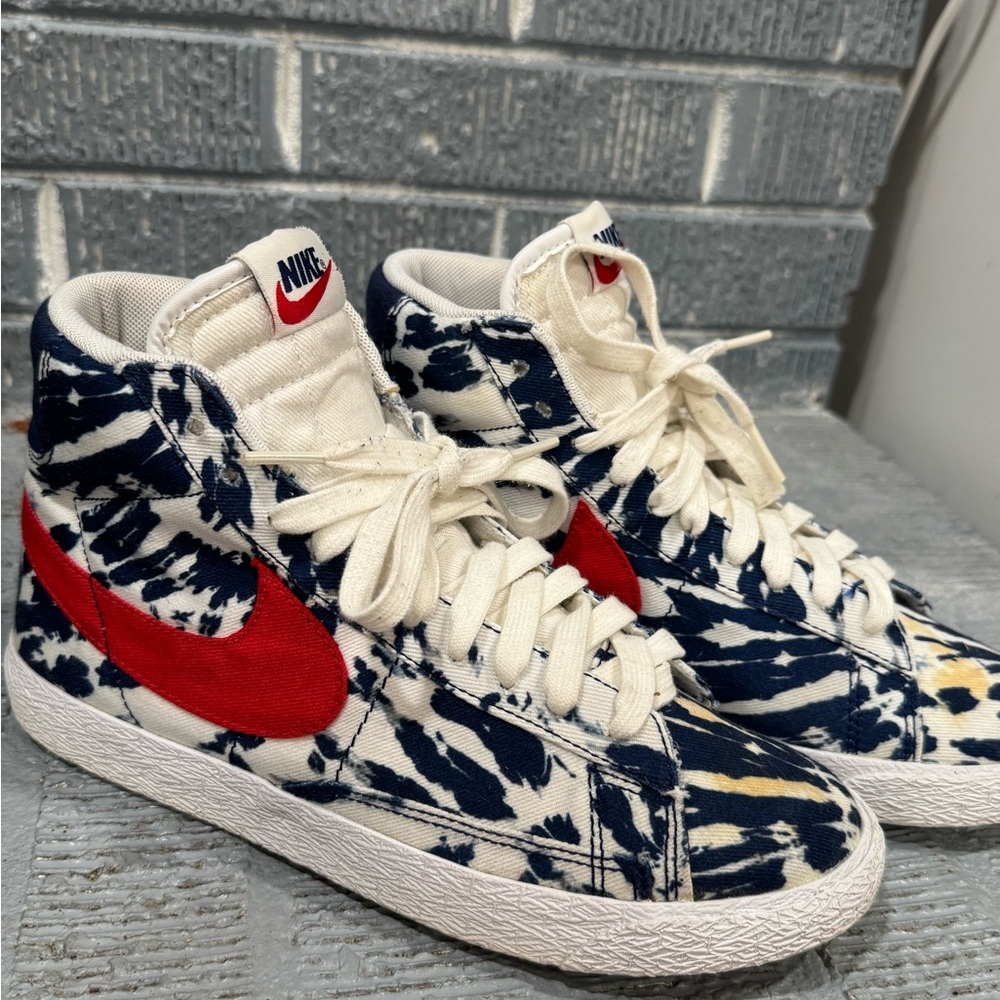 Size 6 Nike Blazer Mid 77 Vintage Tie Die
